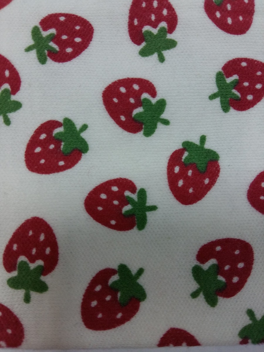 Küçük çilek knitted fabric print design